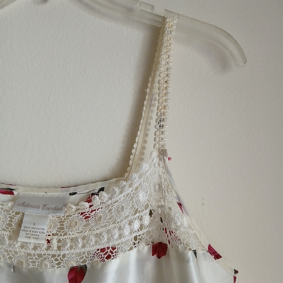 Intimate Essentials Size Large satin Red Rose print - Picture 7 of 11